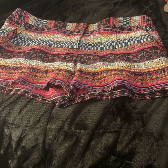Trina Turk multi colored shorts - Picture 2 of 4